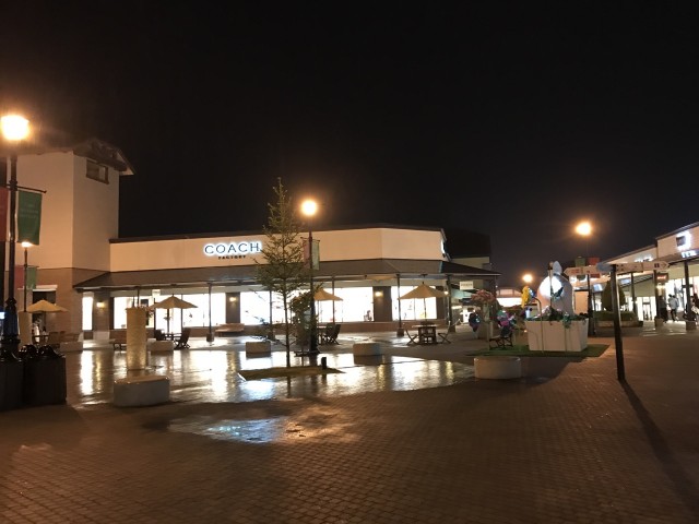 岐阜県土岐のアウトレット